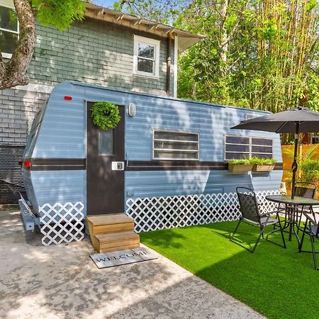 Four Different Options At One Great Location-- 1 - Spacious 3 Bed 2 Bath House Or 2- 2Nd Floor 2 Bed 1 Bath Guesthouse Or 3- 1St Floor Studio Or 3- A Tiny Home Rv Tampa Exterior photo